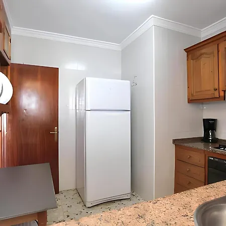 Familiar Con Piscina Privada, Jardin Y Wi-fi Gratuito En - Es-180-271
