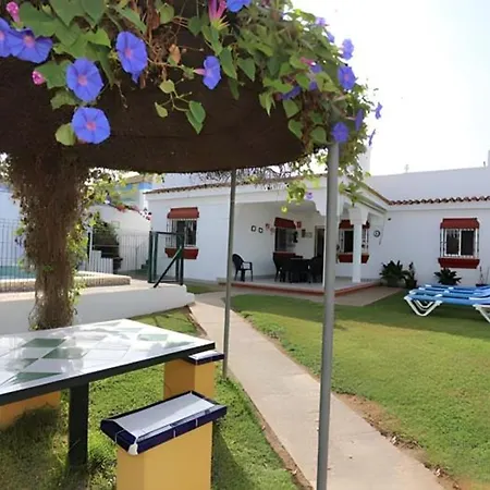 Familiar Con Piscina Privada, Jardin Y Wi-fi Gratuito En - Es-180-271