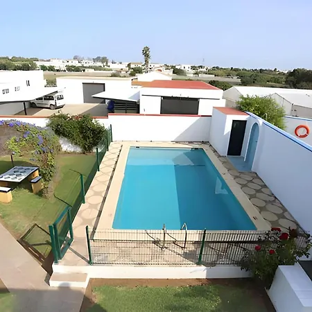 Villa Familiar Con Piscina Privada, Jardin Y Wi-fi Gratuito En - Es-180-271 Conil De La Frontera