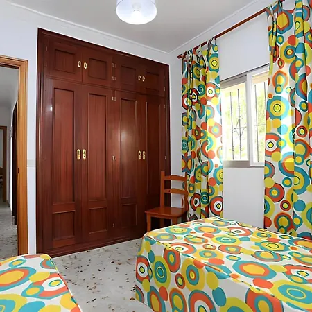 Familiar Con Piscina Privada, Jardin Y Wi-fi Gratuito En - Es-180-271 *